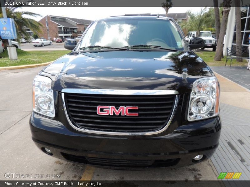 Onyx Black / Light Tan 2011 GMC Yukon SLE