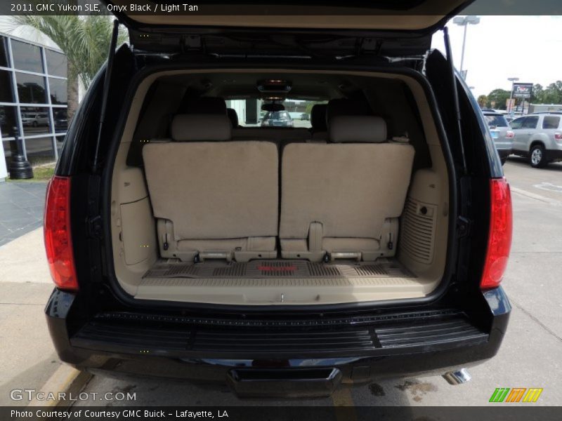 Onyx Black / Light Tan 2011 GMC Yukon SLE
