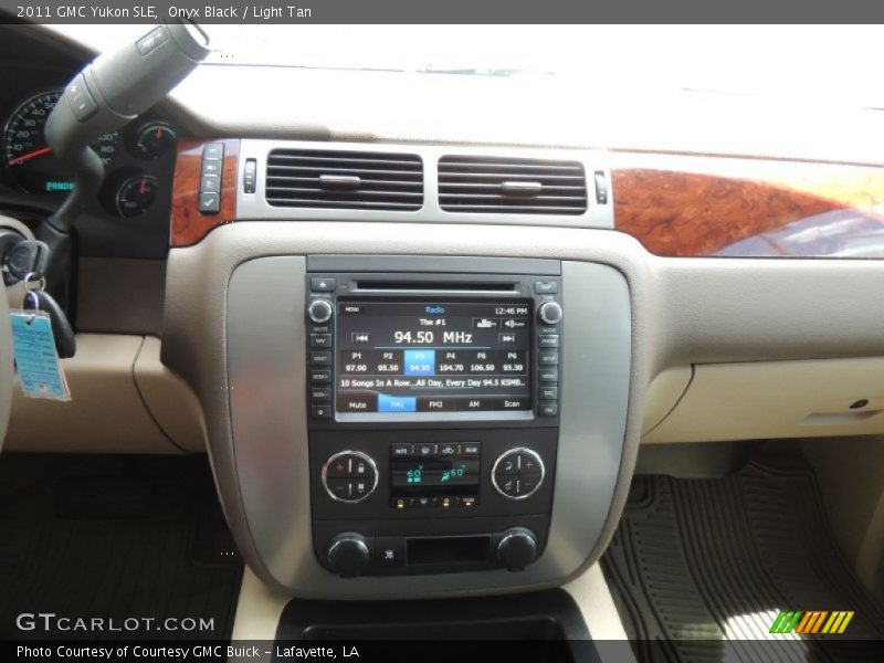 Onyx Black / Light Tan 2011 GMC Yukon SLE