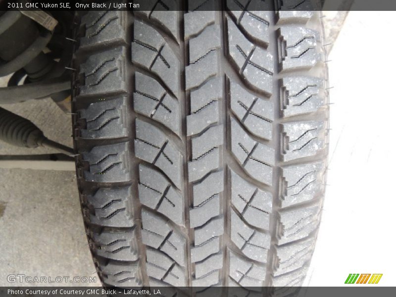 Onyx Black / Light Tan 2011 GMC Yukon SLE