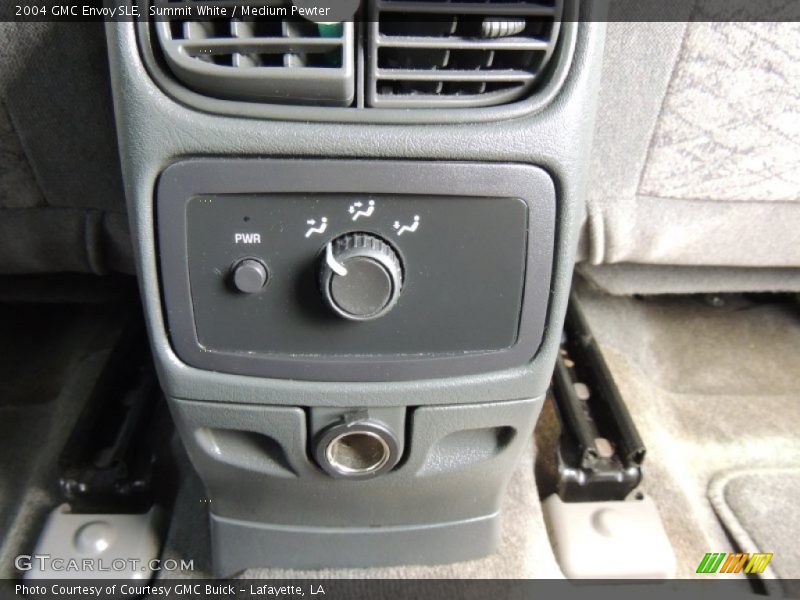 Summit White / Medium Pewter 2004 GMC Envoy SLE