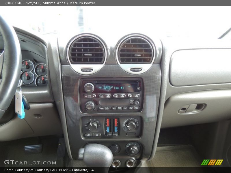 Summit White / Medium Pewter 2004 GMC Envoy SLE
