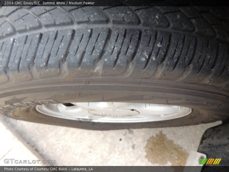 Summit White / Medium Pewter 2004 GMC Envoy SLE