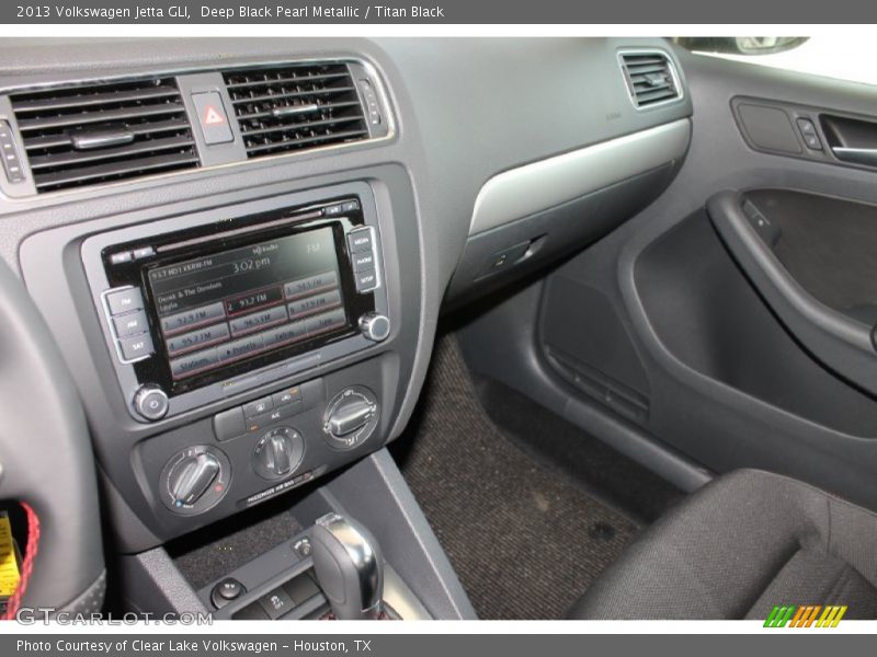 Deep Black Pearl Metallic / Titan Black 2013 Volkswagen Jetta GLI