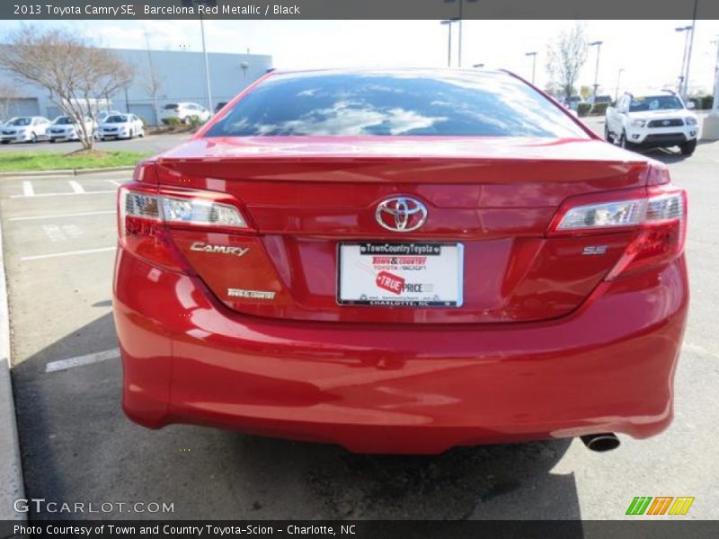 Barcelona Red Metallic / Black 2013 Toyota Camry SE