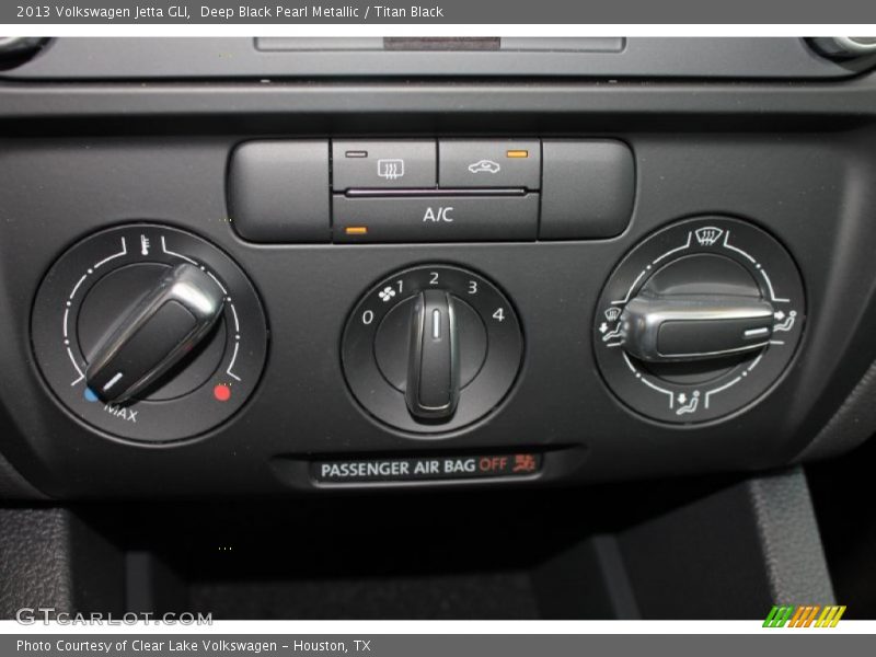 Deep Black Pearl Metallic / Titan Black 2013 Volkswagen Jetta GLI