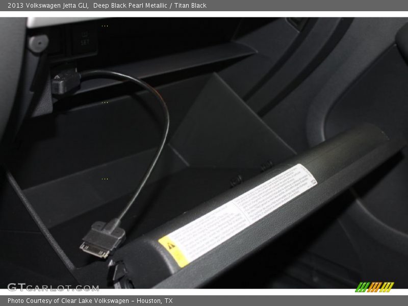 Deep Black Pearl Metallic / Titan Black 2013 Volkswagen Jetta GLI