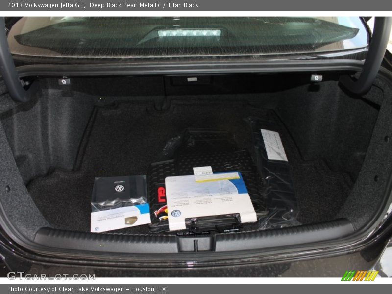 Deep Black Pearl Metallic / Titan Black 2013 Volkswagen Jetta GLI