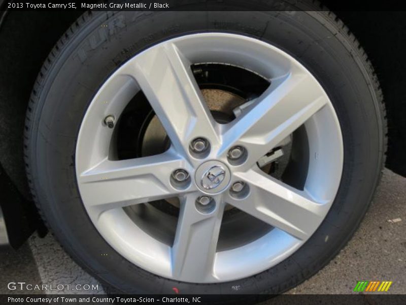 Magnetic Gray Metallic / Black 2013 Toyota Camry SE