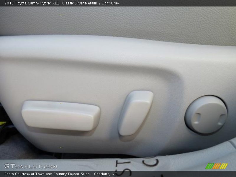 Classic Silver Metallic / Light Gray 2013 Toyota Camry Hybrid XLE