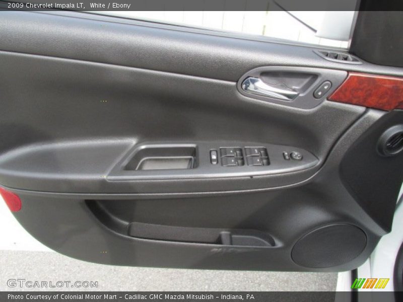 White / Ebony 2009 Chevrolet Impala LT
