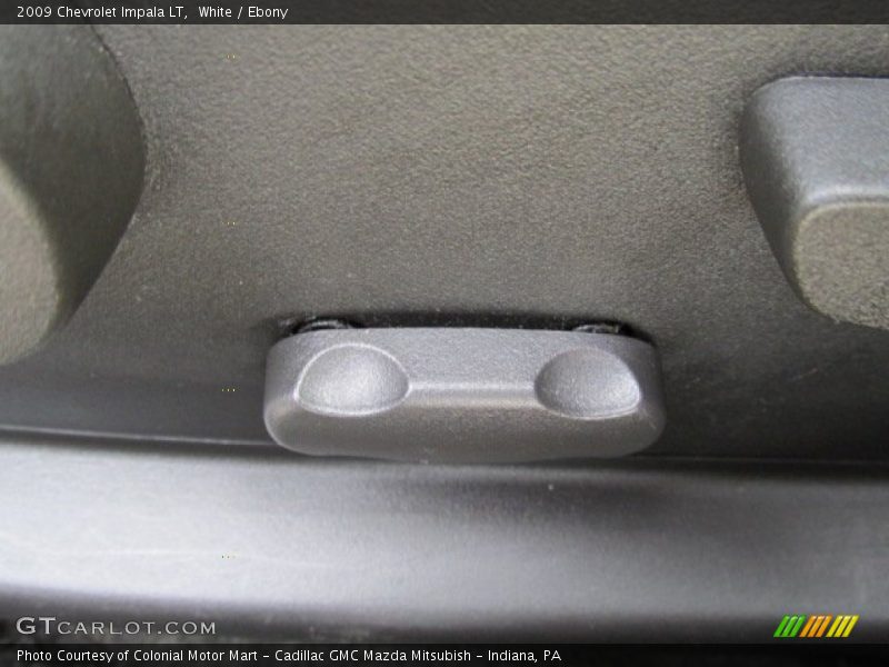 White / Ebony 2009 Chevrolet Impala LT