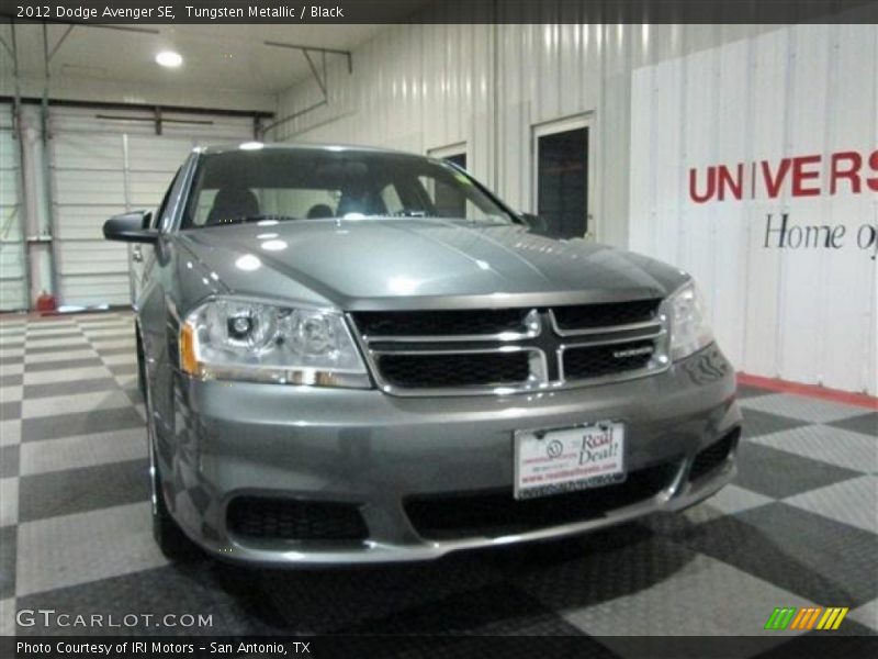 Tungsten Metallic / Black 2012 Dodge Avenger SE