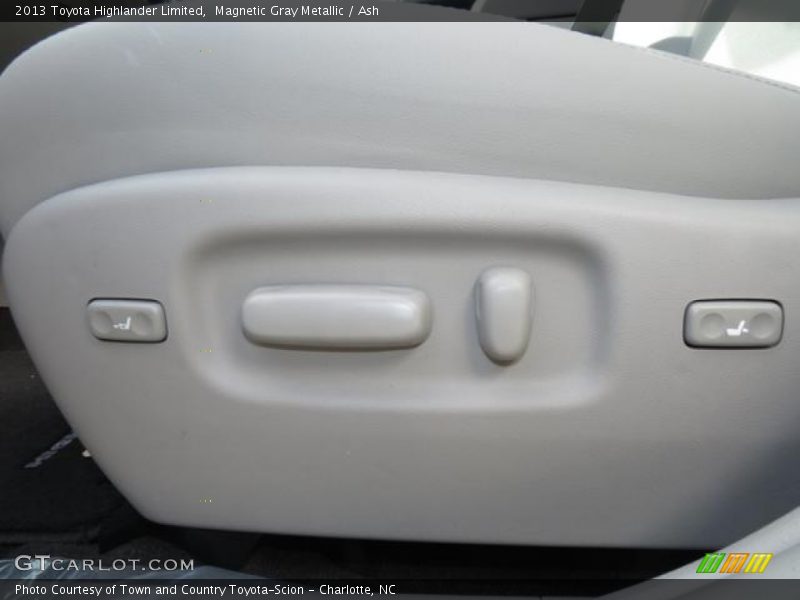 Magnetic Gray Metallic / Ash 2013 Toyota Highlander Limited