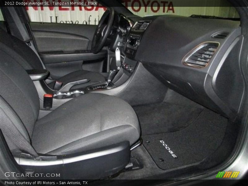 Tungsten Metallic / Black 2012 Dodge Avenger SE