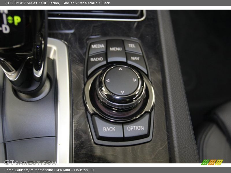 Controls of 2013 7 Series 740Li Sedan