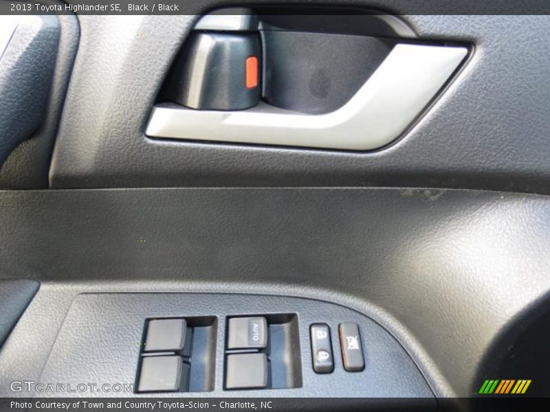 Black / Black 2013 Toyota Highlander SE