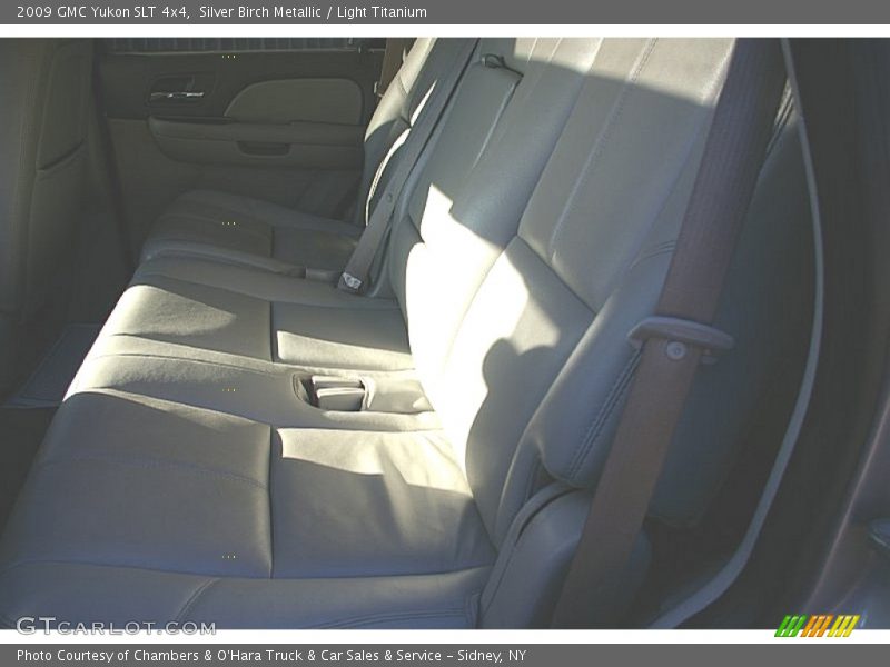 Silver Birch Metallic / Light Titanium 2009 GMC Yukon SLT 4x4