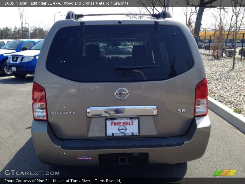 Woodland Bronze Metallic / Graphite 2005 Nissan Pathfinder SE 4x4