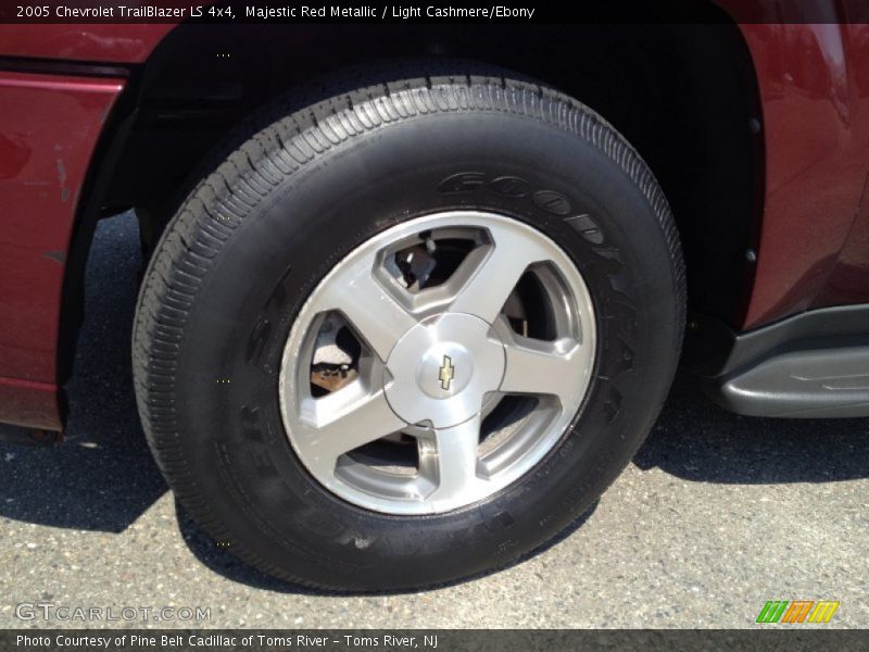 Majestic Red Metallic / Light Cashmere/Ebony 2005 Chevrolet TrailBlazer LS 4x4