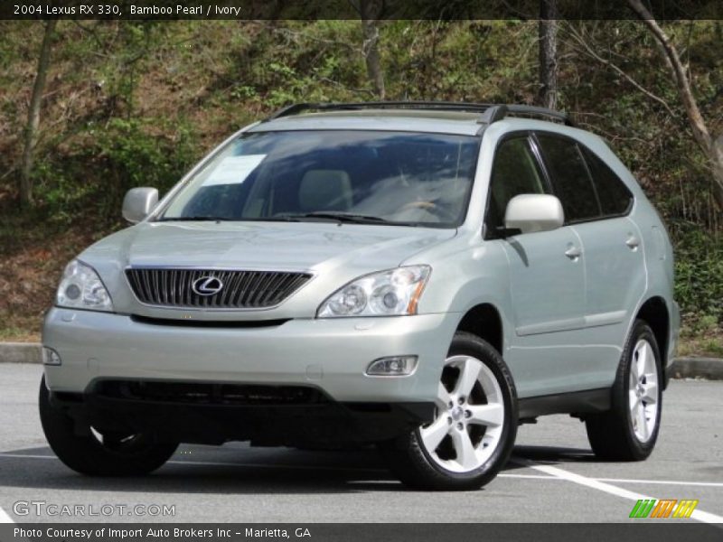 Front 3/4 View of 2004 RX 330