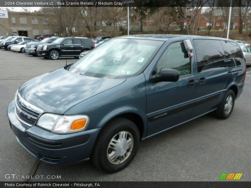 Front 3/4 View of 2004 Venture LS