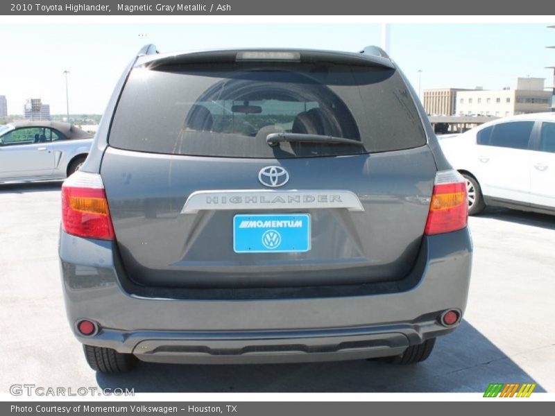 Magnetic Gray Metallic / Ash 2010 Toyota Highlander