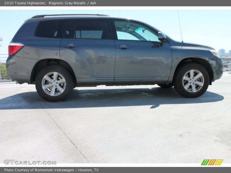 Magnetic Gray Metallic / Ash 2010 Toyota Highlander