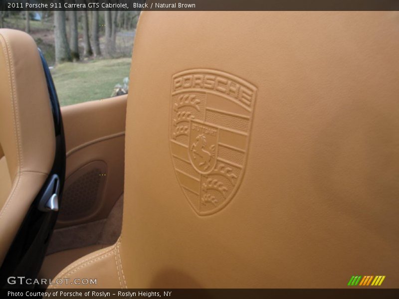 Embossed Porsche logo - 2011 Porsche 911 Carrera GTS Cabriolet