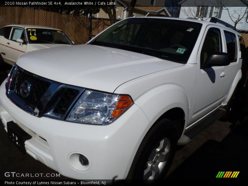 Avalanche White / Cafe Latte 2010 Nissan Pathfinder SE 4x4