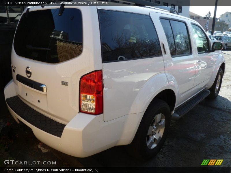 Avalanche White / Cafe Latte 2010 Nissan Pathfinder SE 4x4