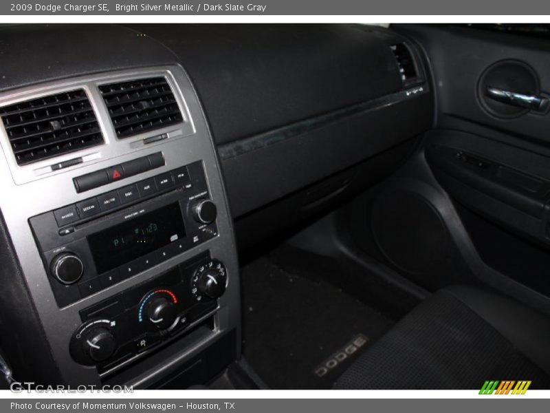 Bright Silver Metallic / Dark Slate Gray 2009 Dodge Charger SE