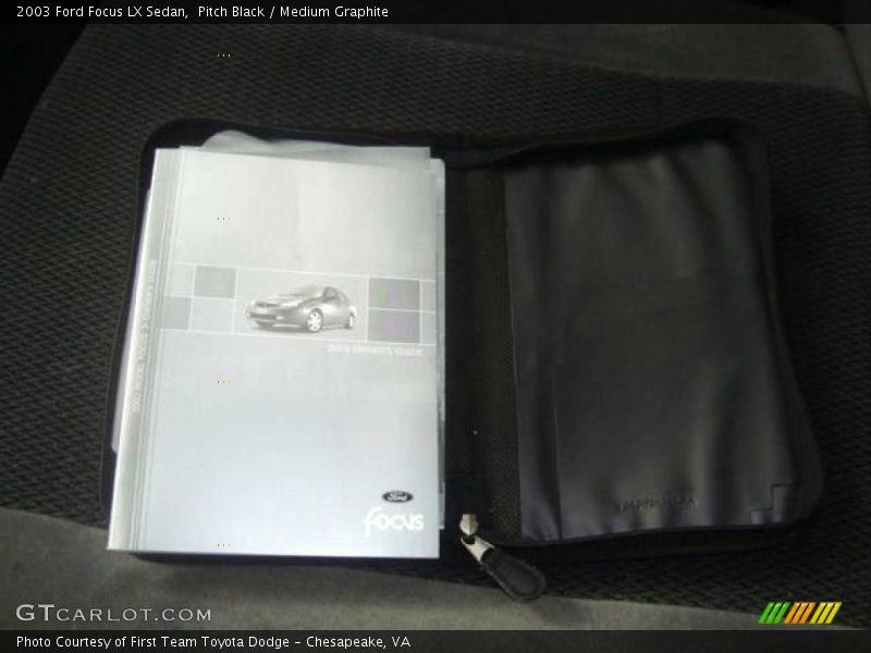 Pitch Black / Medium Graphite 2003 Ford Focus LX Sedan
