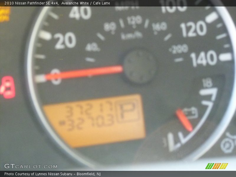 Avalanche White / Cafe Latte 2010 Nissan Pathfinder SE 4x4