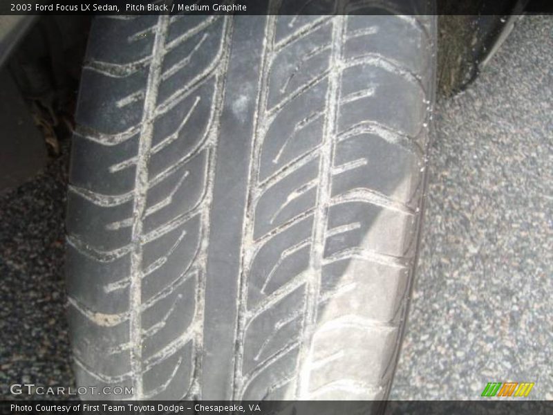Pitch Black / Medium Graphite 2003 Ford Focus LX Sedan