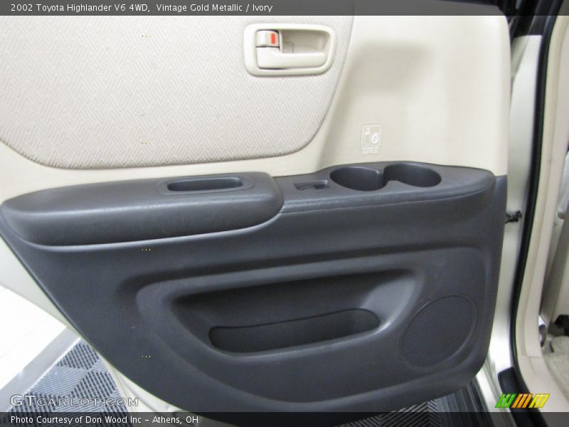 Vintage Gold Metallic / Ivory 2002 Toyota Highlander V6 4WD