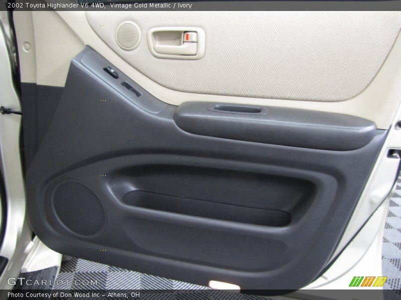 Vintage Gold Metallic / Ivory 2002 Toyota Highlander V6 4WD