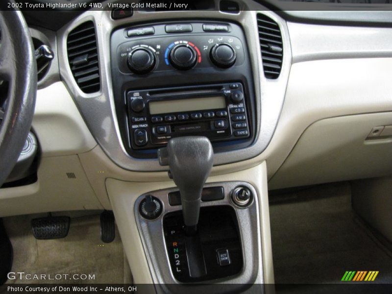 Vintage Gold Metallic / Ivory 2002 Toyota Highlander V6 4WD