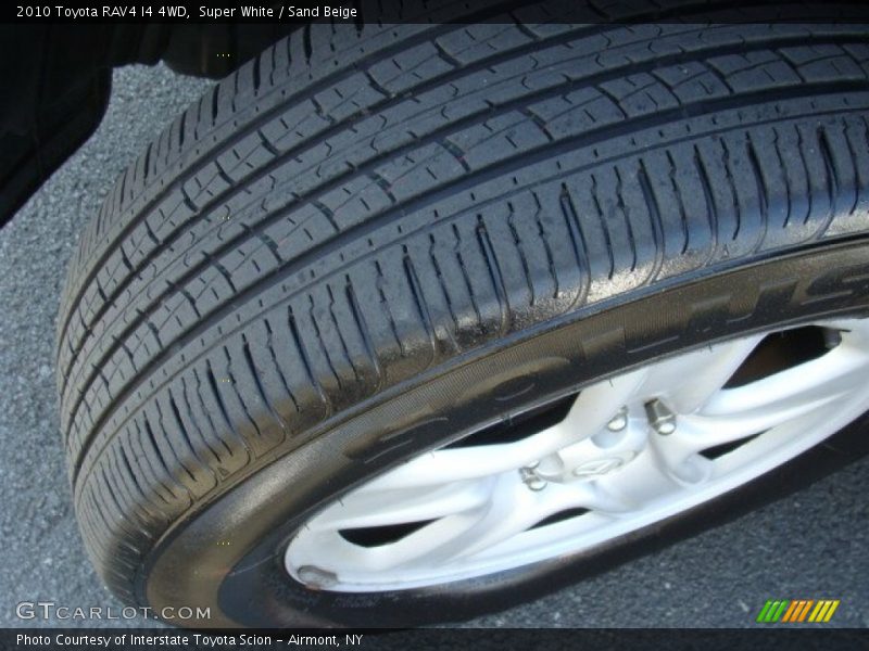 Super White / Sand Beige 2010 Toyota RAV4 I4 4WD