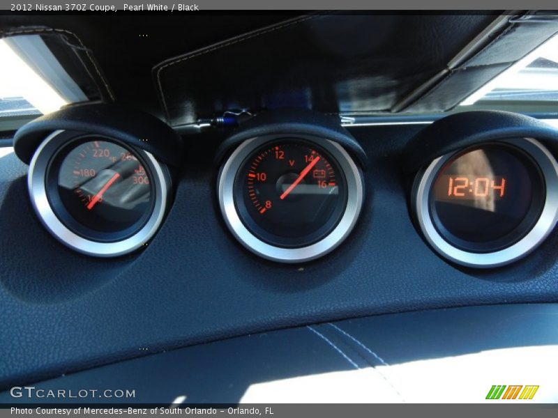 Pearl White / Black 2012 Nissan 370Z Coupe