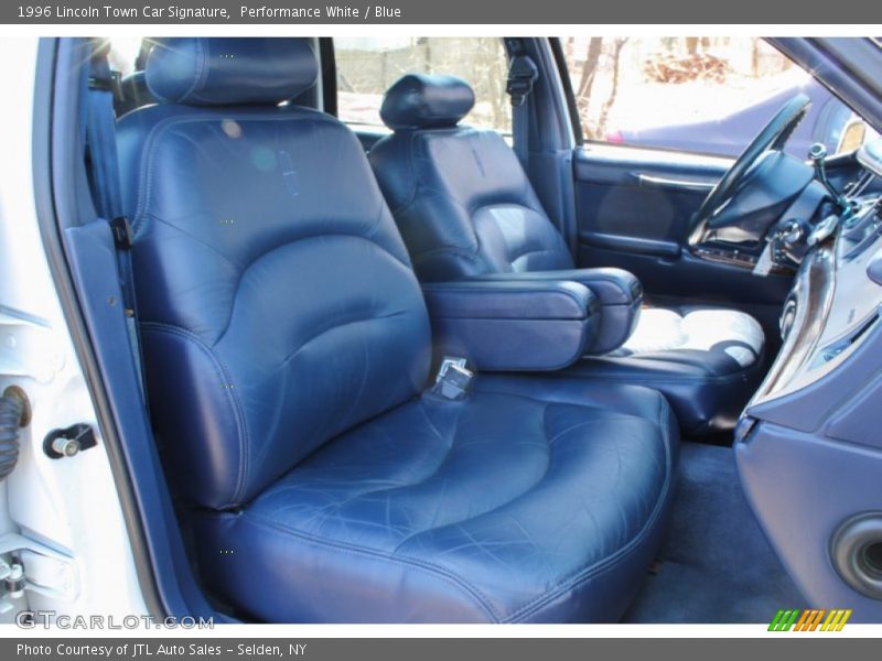 Performance White / Blue 1996 Lincoln Town Car Signature