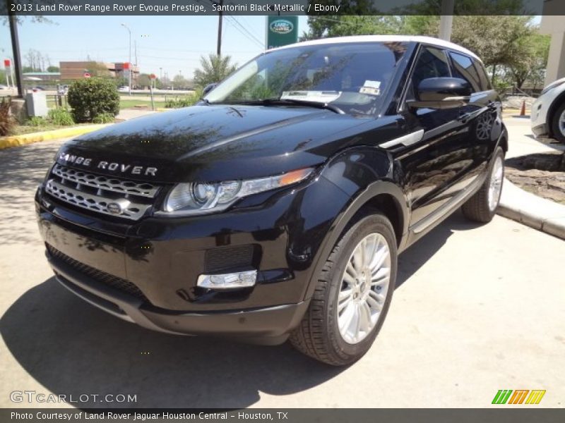 Front 3/4 View of 2013 Range Rover Evoque Prestige