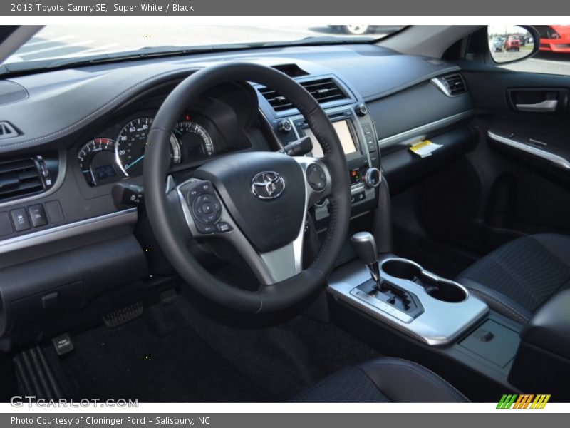Super White / Black 2013 Toyota Camry SE