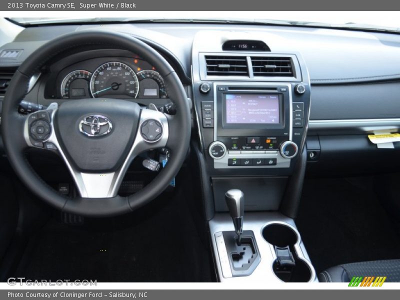 Super White / Black 2013 Toyota Camry SE