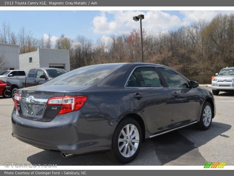 Magnetic Gray Metallic / Ash 2013 Toyota Camry XLE