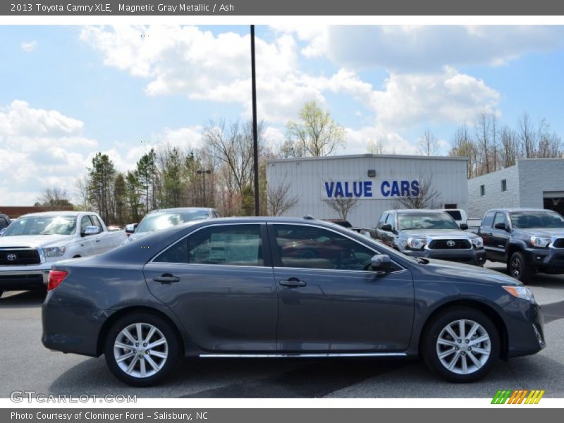 Magnetic Gray Metallic / Ash 2013 Toyota Camry XLE