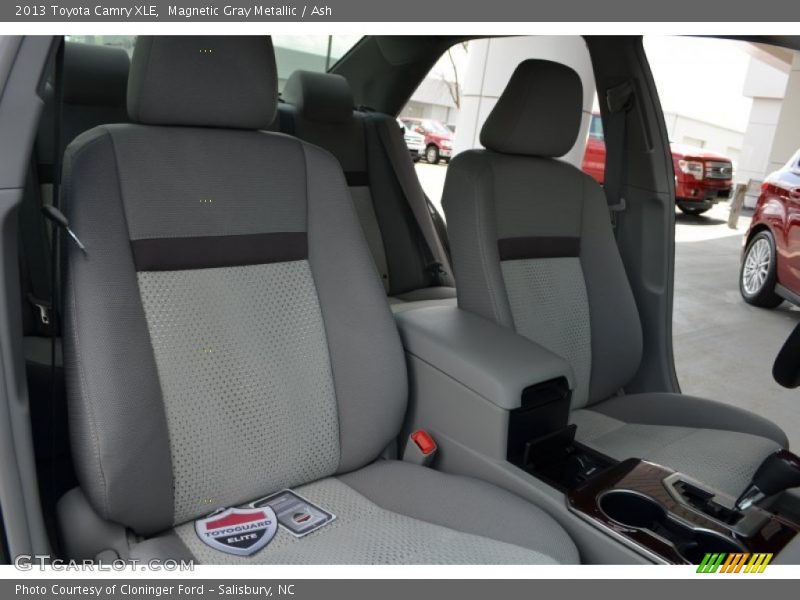 Magnetic Gray Metallic / Ash 2013 Toyota Camry XLE