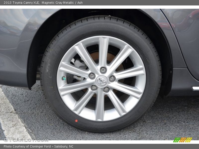 Magnetic Gray Metallic / Ash 2013 Toyota Camry XLE