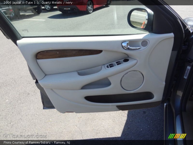 Quartz Metallic / Ivory 2006 Jaguar X-Type 3.0