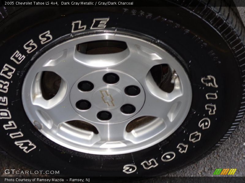 Dark Gray Metallic / Gray/Dark Charcoal 2005 Chevrolet Tahoe LS 4x4